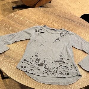 Distressed Long Sleeve Top in Gray